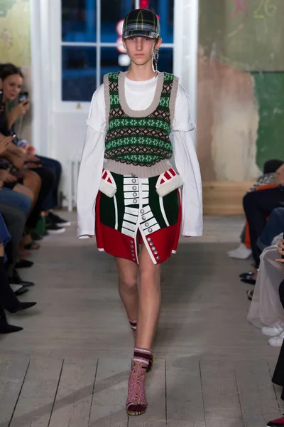 Look 9